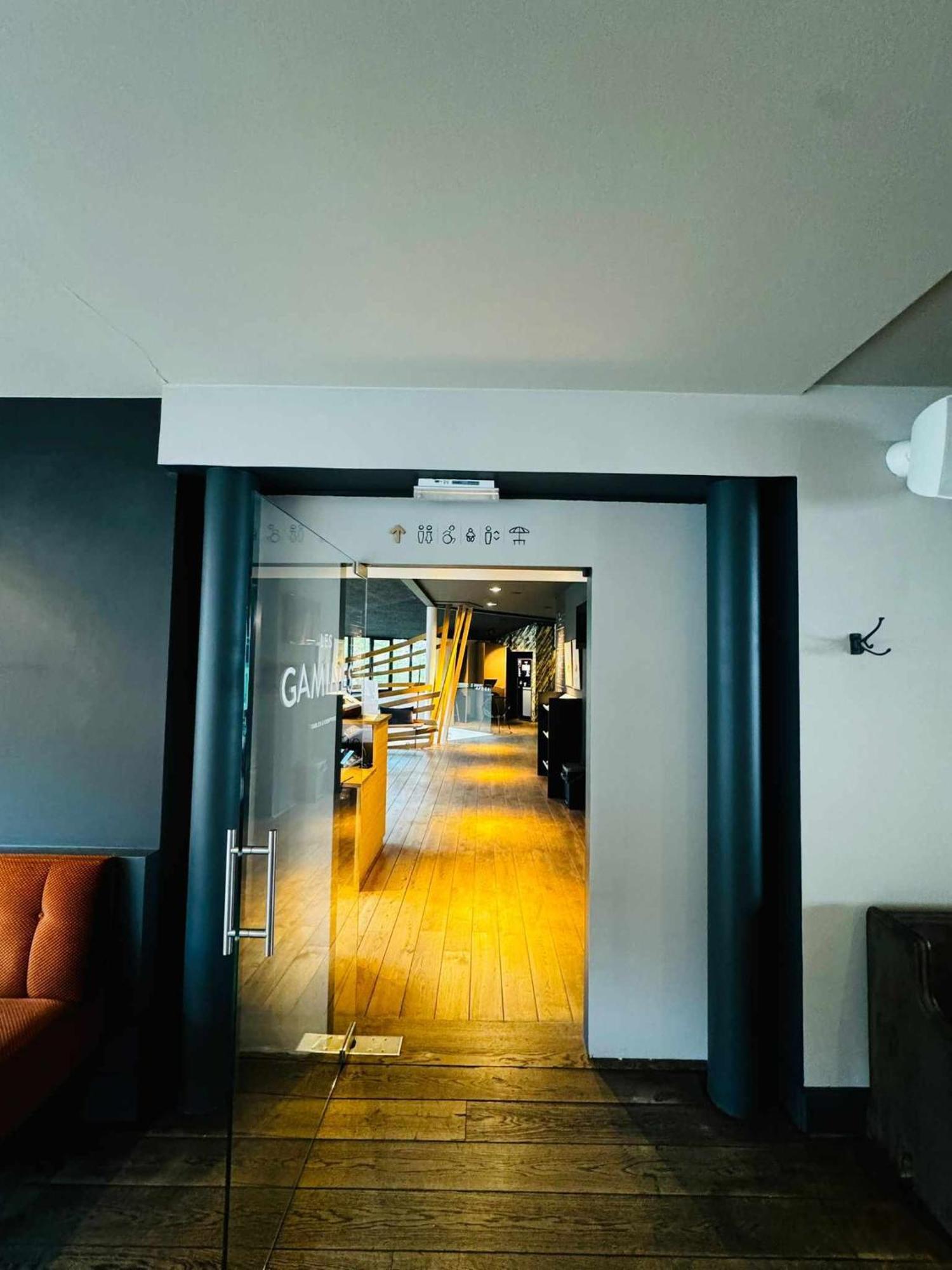 Hotel Val De Poix- Logis Hotel Restaurant Сент-Юбер Экстерьер фото
